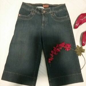 Women's blue jean stretchy capris